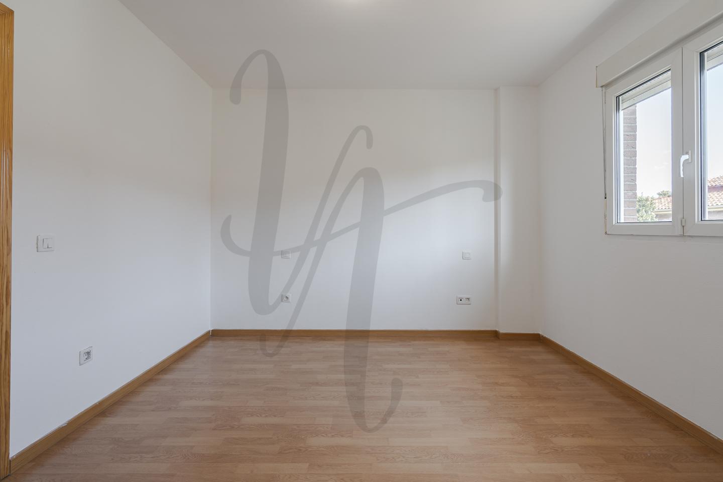 casa-adosada en torrelaguna · calle-avila-28180 249000€