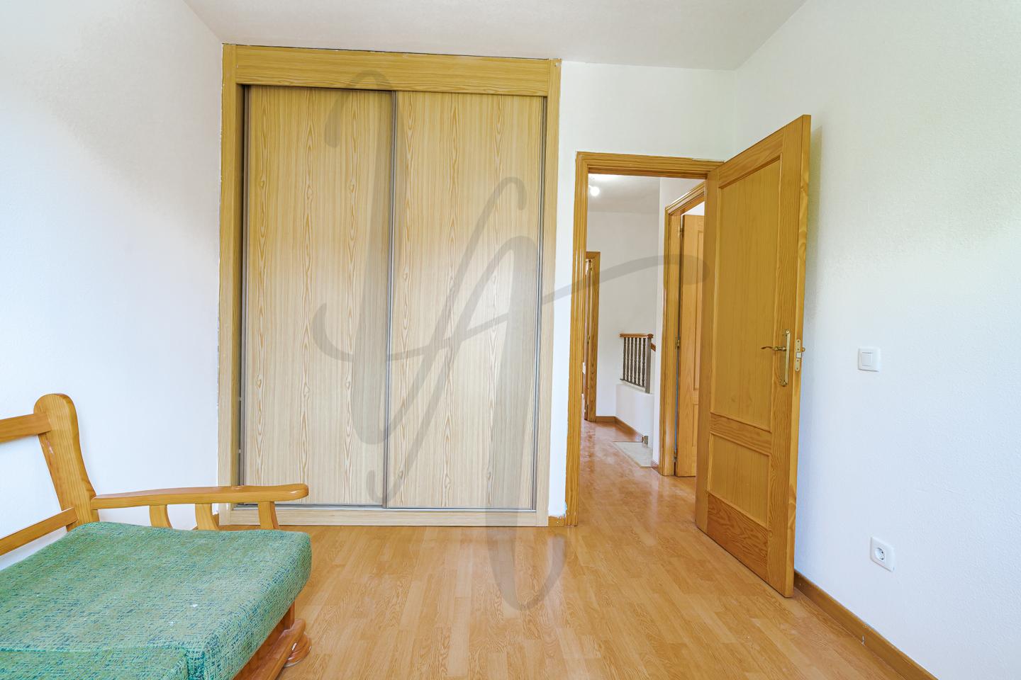 casa-adosada en torrelaguna · calle-avila-28180 249000€