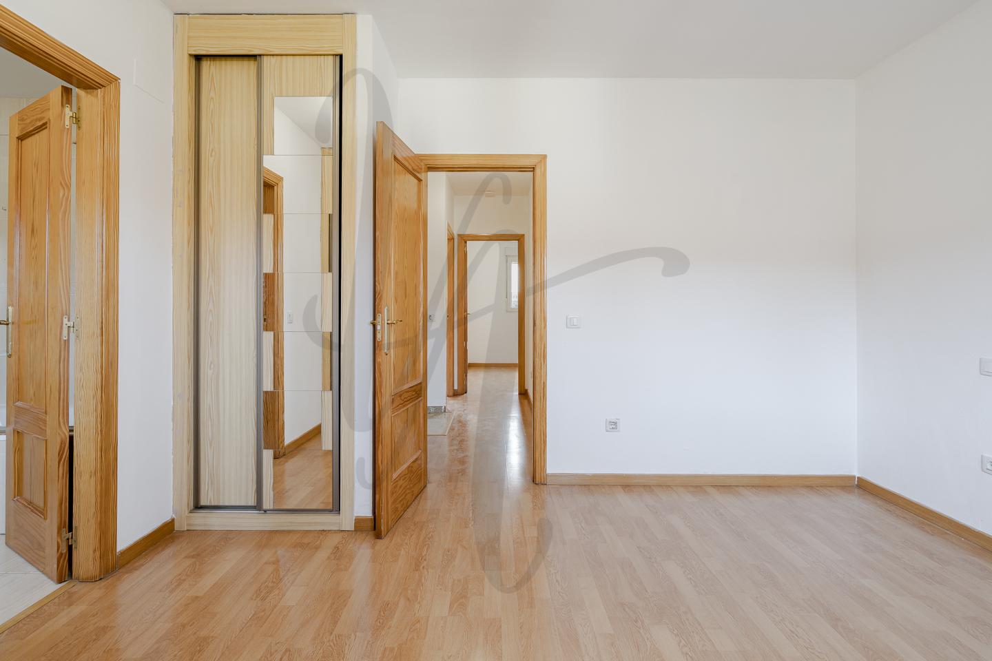 casa-adosada en torrelaguna · calle-avila-28180 249000€