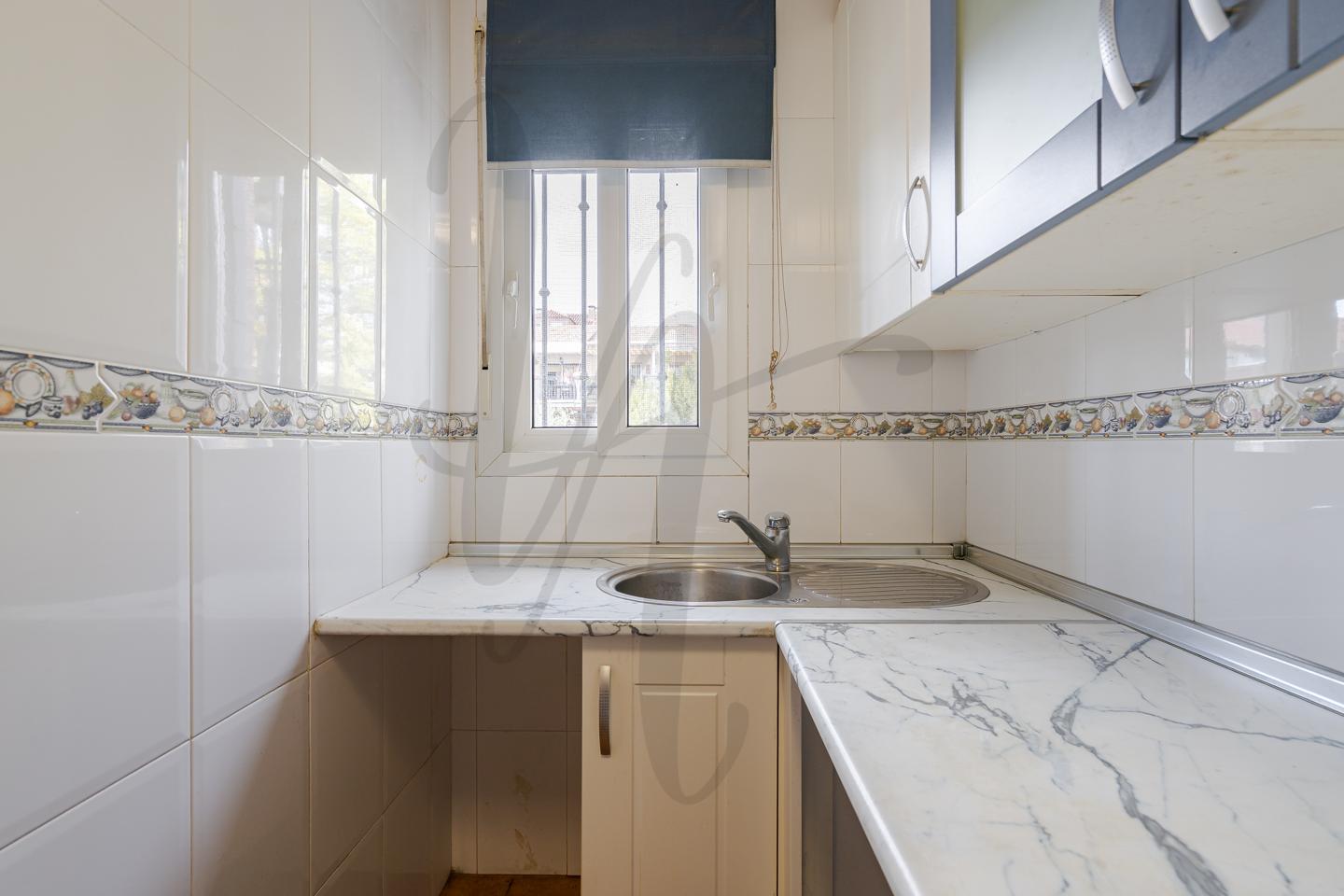casa-adosada en torrelaguna · calle-avila-28180 249000€