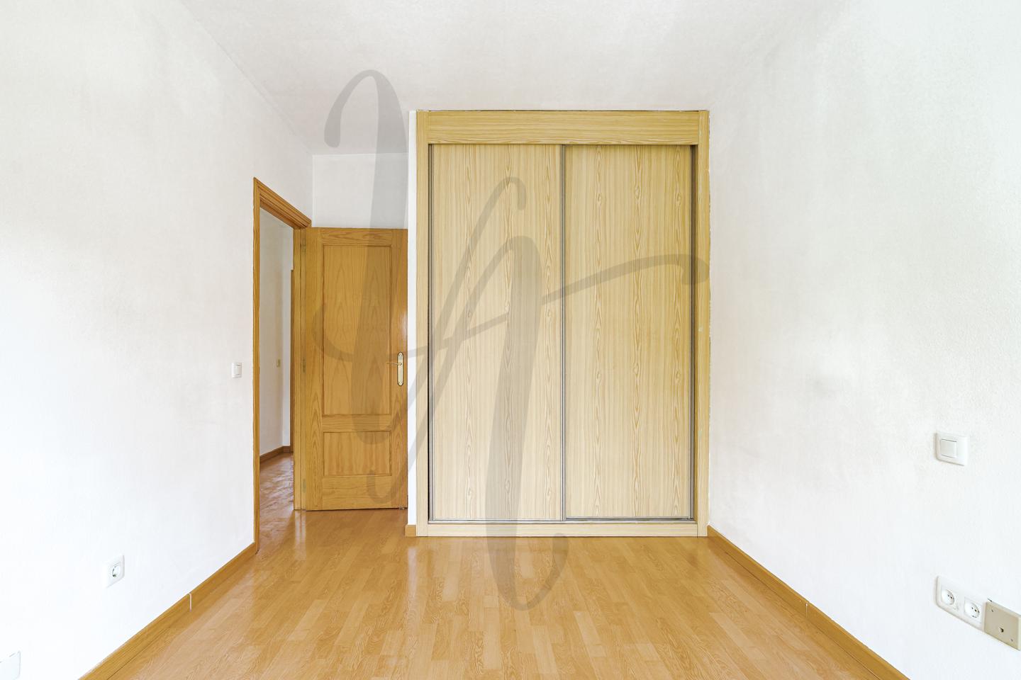 casa-adosada en torrelaguna · calle-avila-28180 249000€