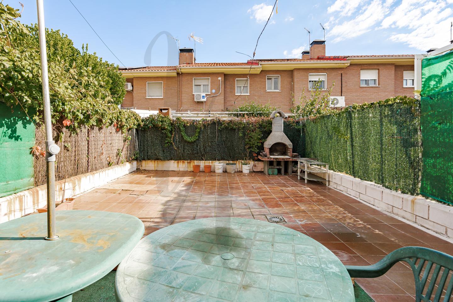 casa-adosada en torrelaguna · calle-avila-28180 249000€