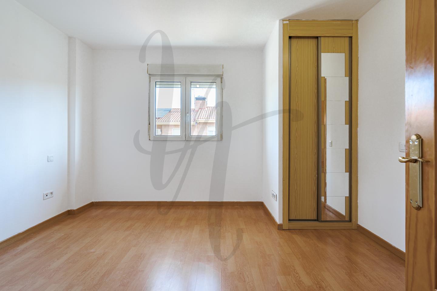 casa-adosada en torrelaguna · calle-avila-28180 249000€