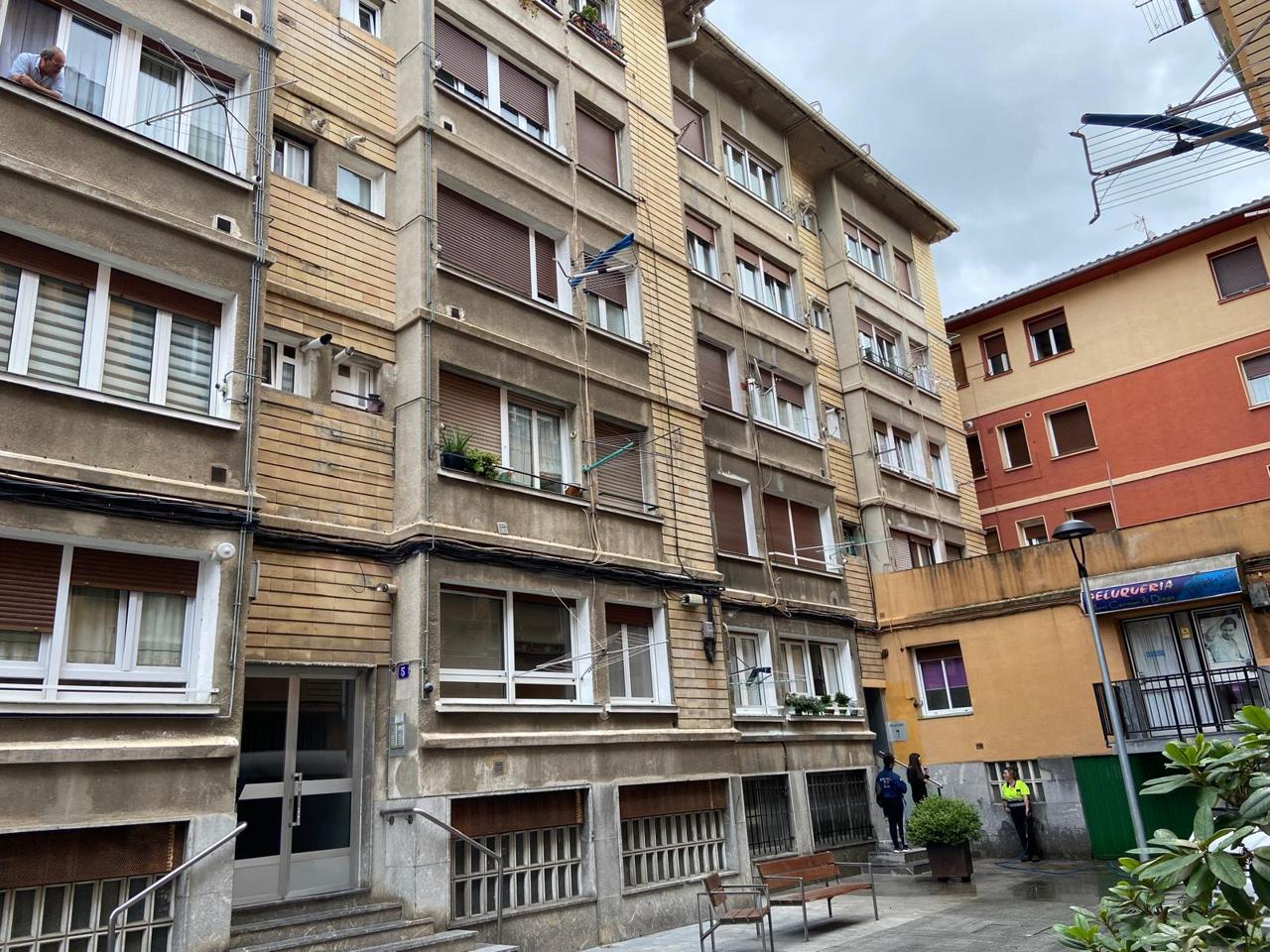 piso en abadino · solaguren-kalea-48220 180000€