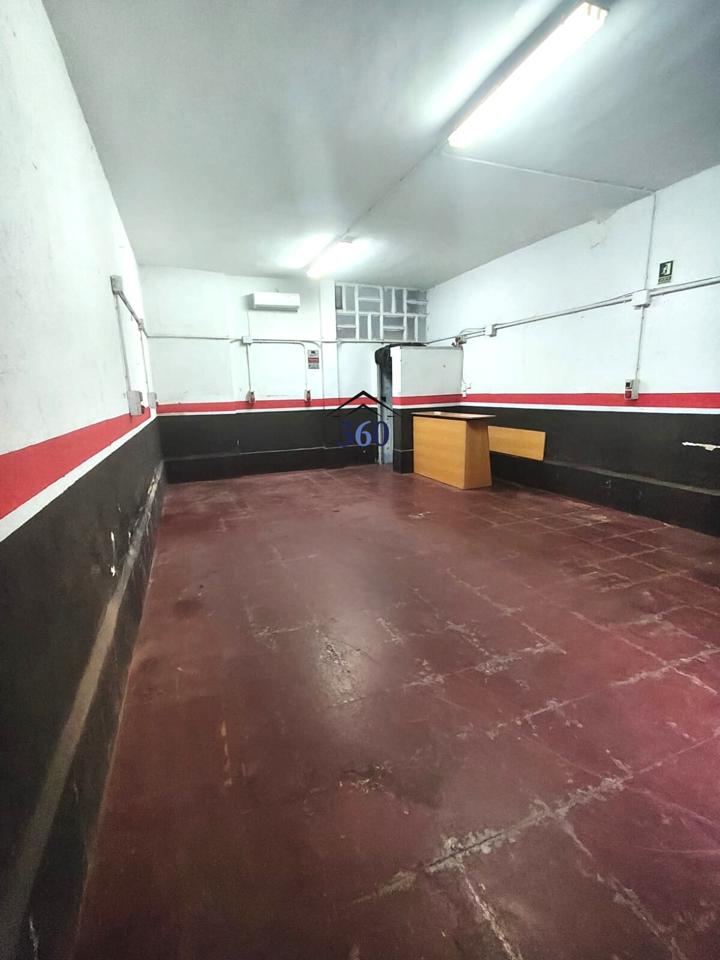Nave industrial en Calle Miralrío, Cáceres, Cáceres de 54 m2