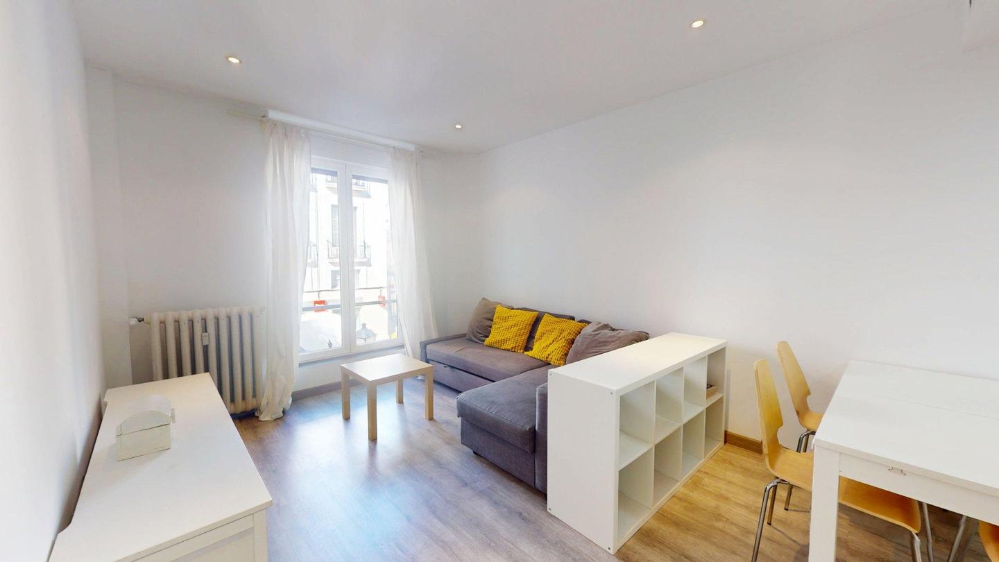 Piso en Calle de San Bernardo, Madrid, Madrid de 75 m2