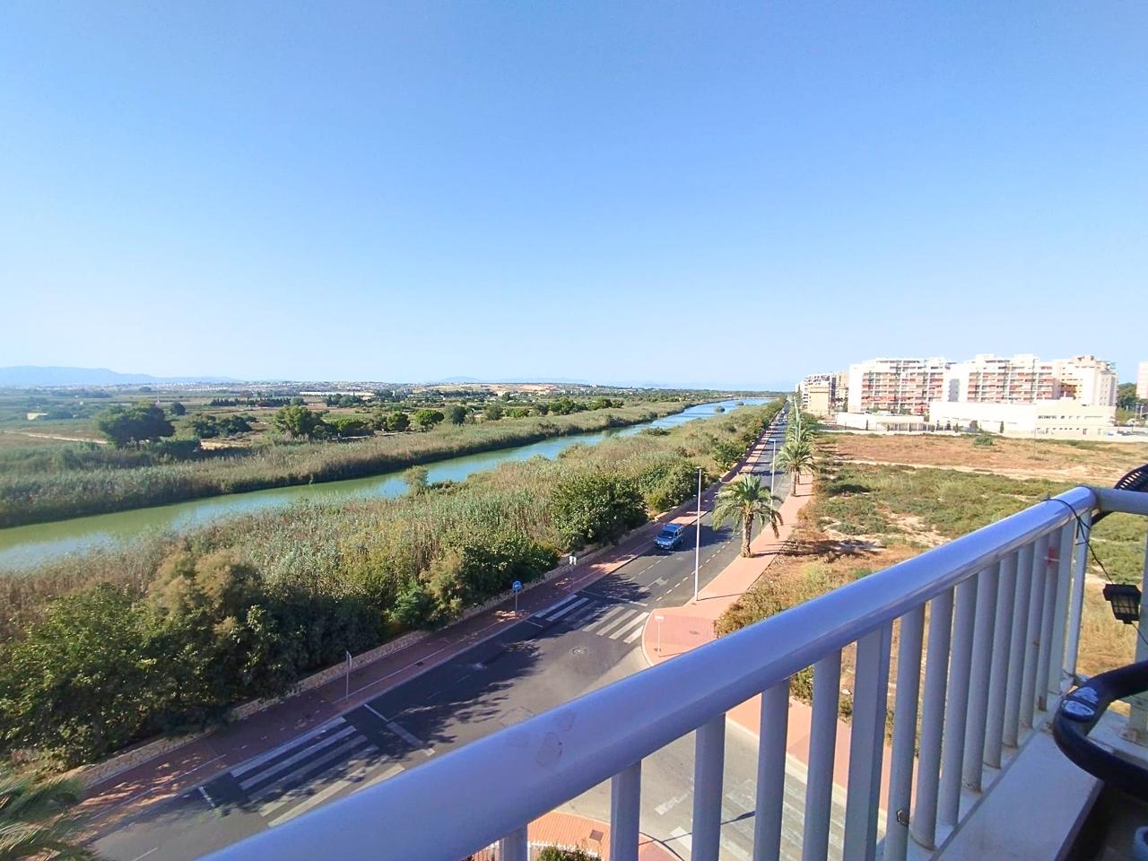 Piso en Carrer Jesús Lucas, Guardamar del Segura, Alicante de 65 m2