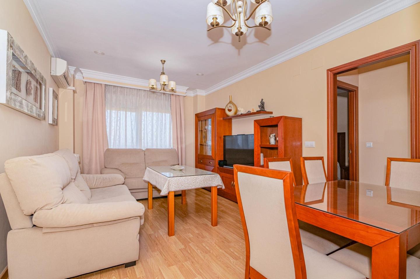Piso en Calle Maria Lejarraga, Albolote, Granada de 77 m2