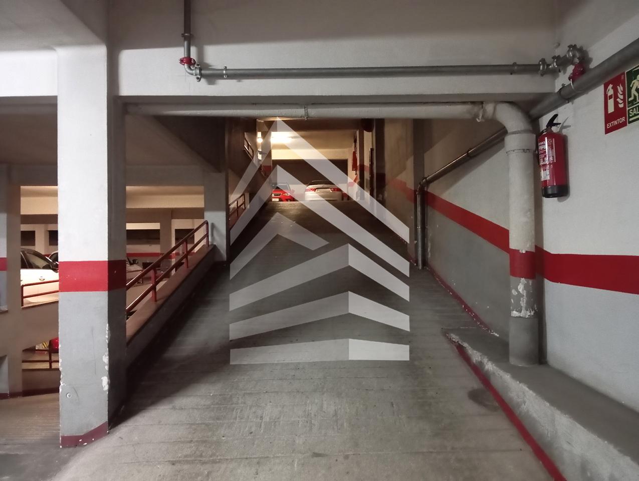 parking en barcelona · carrer-maria-barrientos-08028 16000€