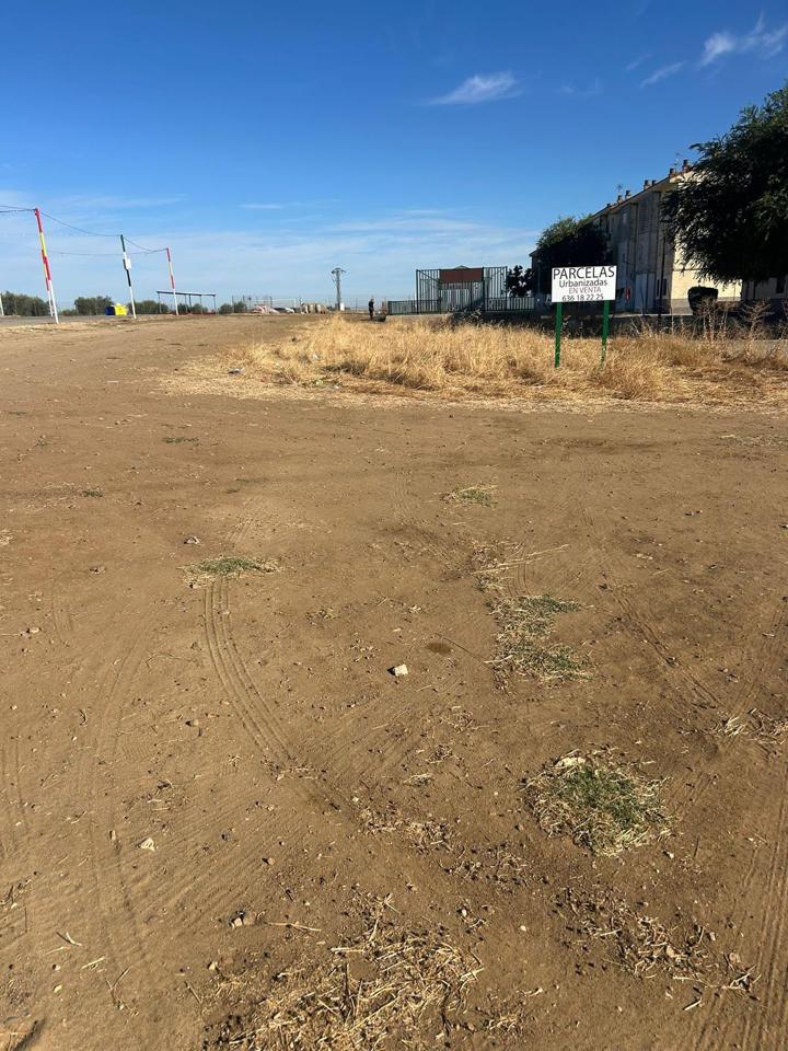 Terreno en CR PALOMAS, OLIVA DE MÉRIDA, BADAJOZ de 149 m2