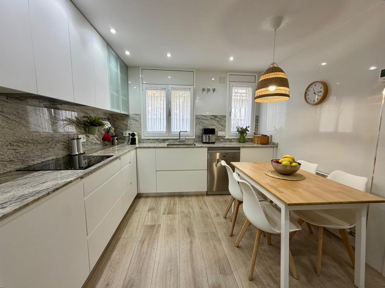 casa--chalet en montcada-i-reixac · pla-d'en-coll 568000€