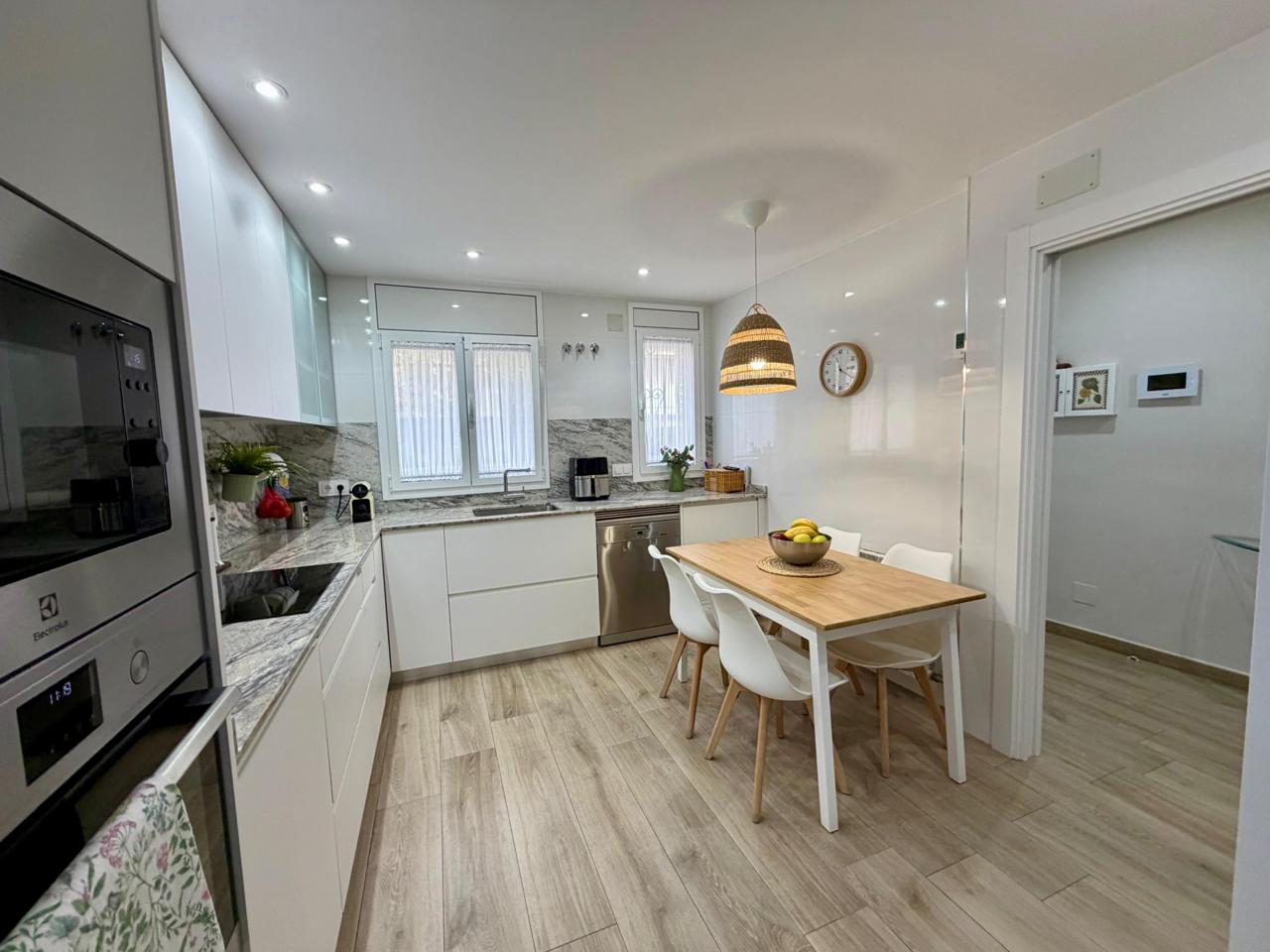casa--chalet en montcada-i-reixac · pla-d'en-coll 568000€