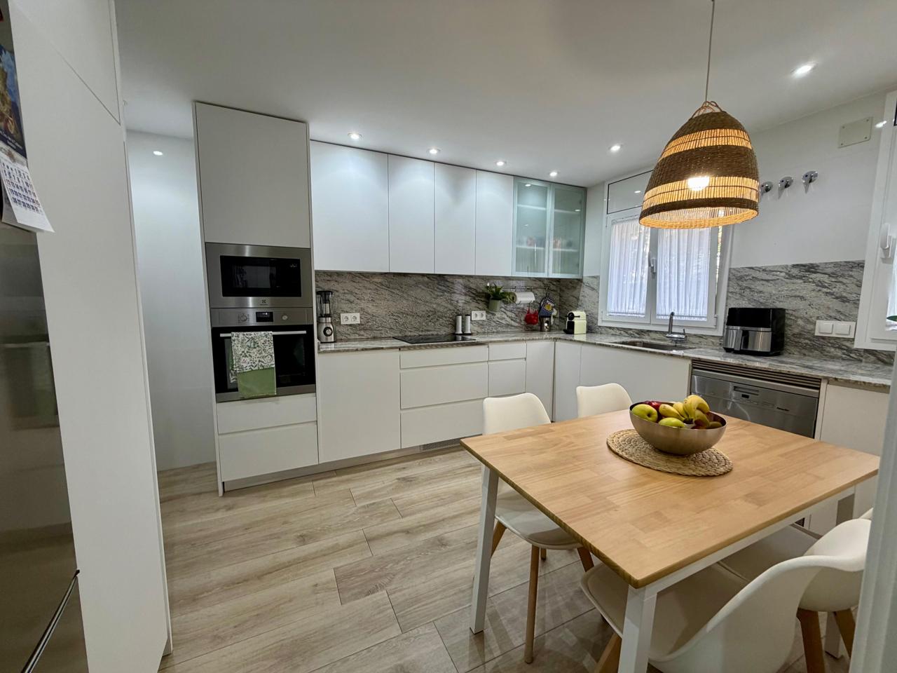 casa--chalet en montcada-i-reixac · pla-d'en-coll 568000€