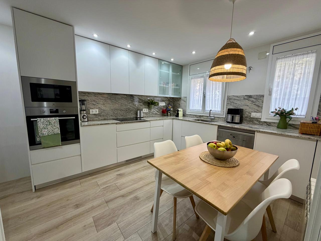 casa--chalet en montcada-i-reixac · pla-d'en-coll 568000€