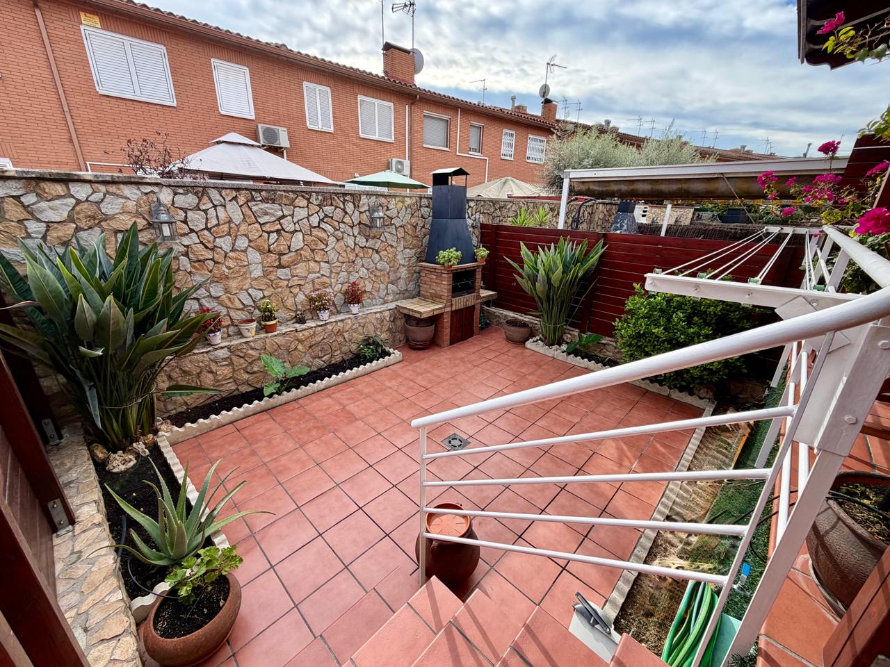 casa--chalet en montcada-i-reixac · pla-d'en-coll 568000€