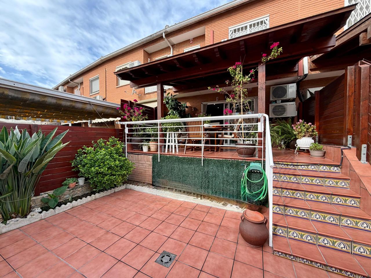 casa--chalet en montcada-i-reixac · pla-d'en-coll 568000€