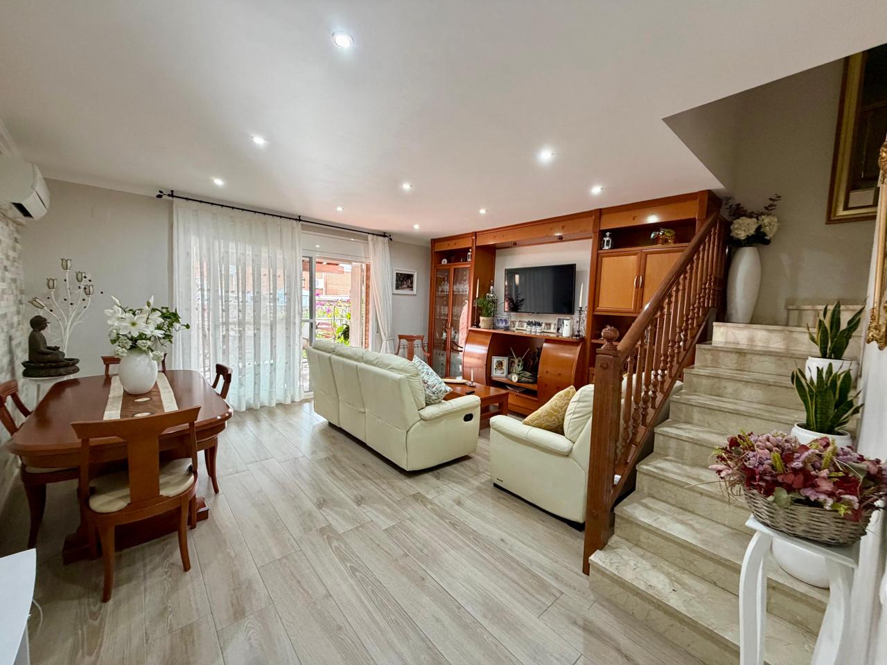 casa--chalet en montcada-i-reixac · pla-d'en-coll 568000€