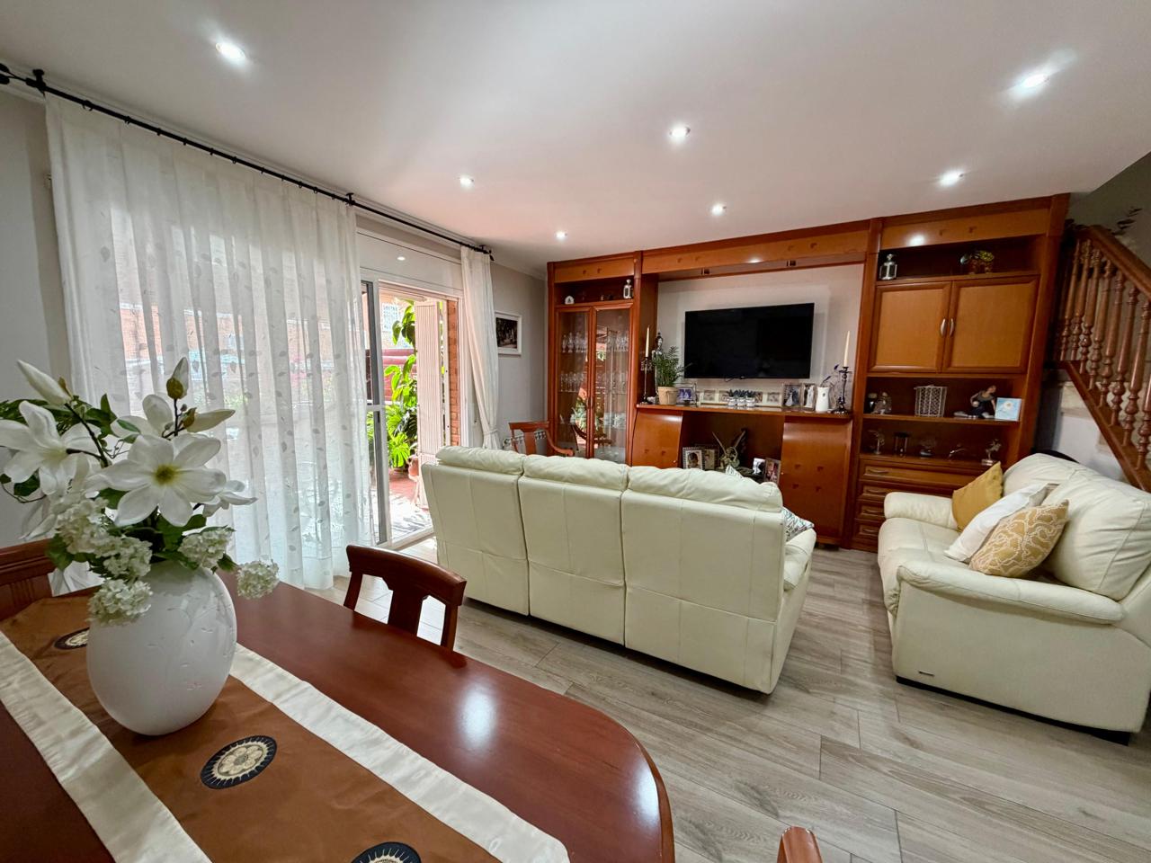 casa--chalet en montcada-i-reixac · pla-d'en-coll 568000€