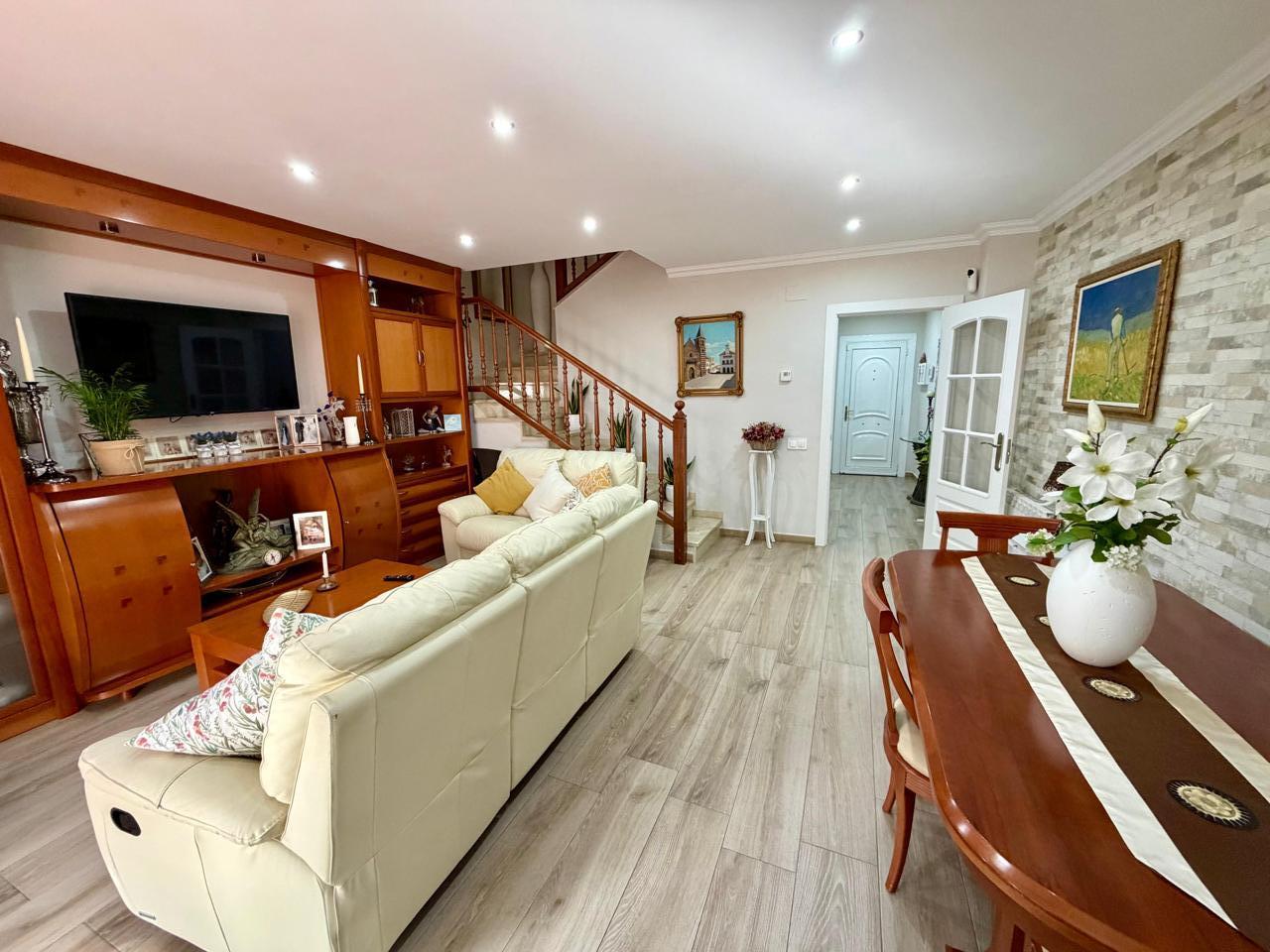 casa--chalet en montcada-i-reixac · pla-d'en-coll 568000€