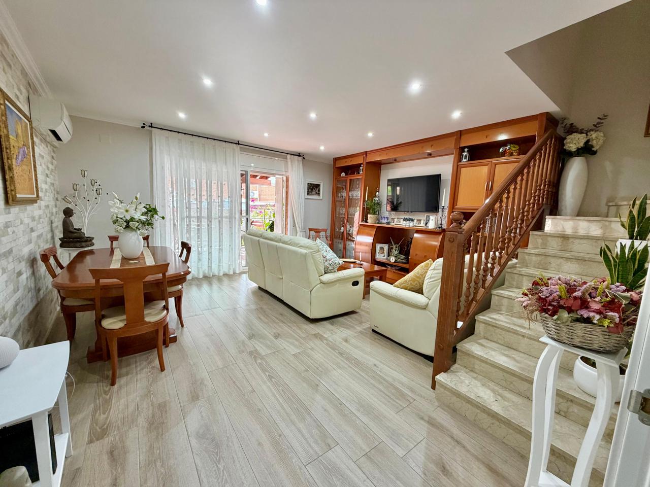 casa--chalet en montcada-i-reixac · pla-d'en-coll 568000€