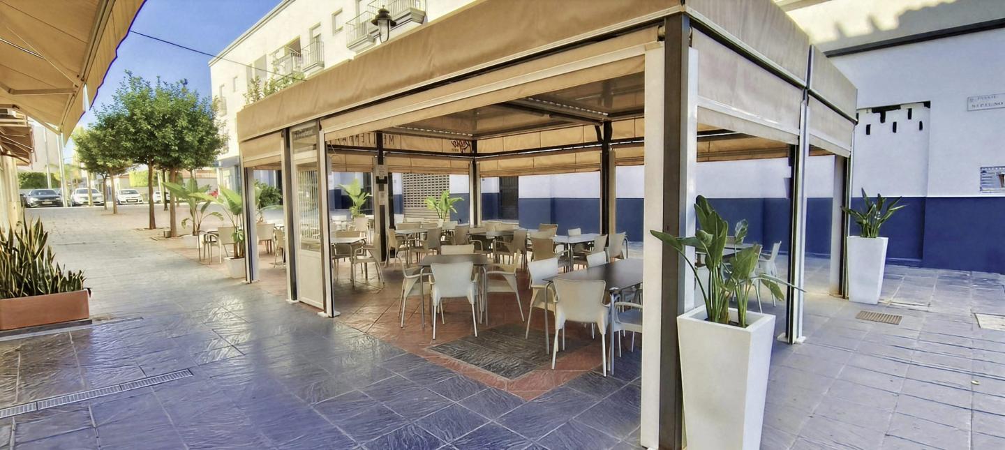 Local en Pasaje Neptuno, Vera, Almería de 151 m2