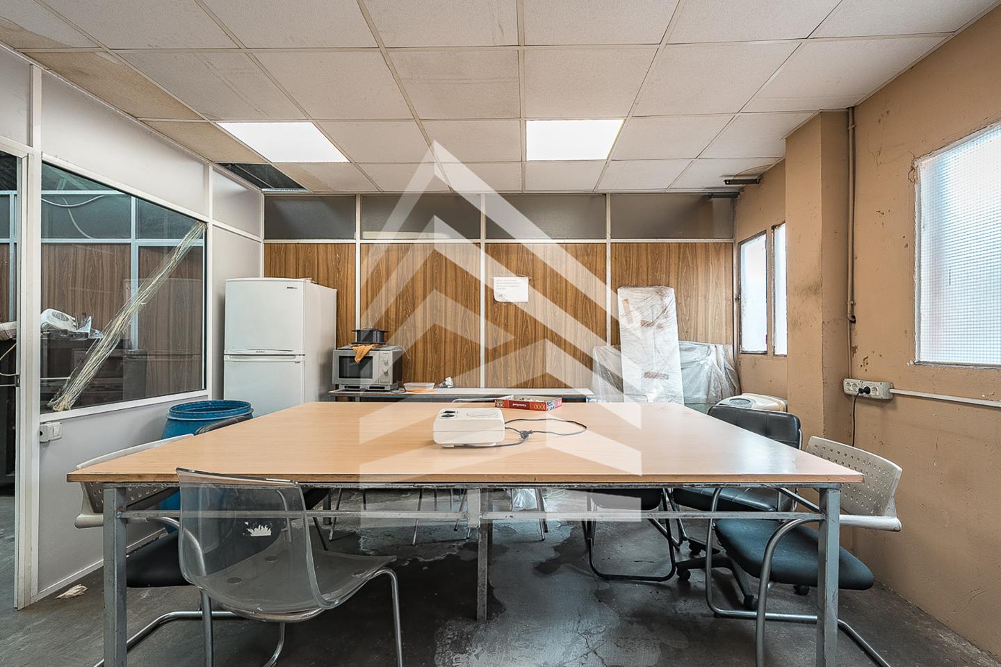 nave-industrial en l'hospitalet-de-llobregat · carrer-de-la-feixa-llarga-08907 870000€