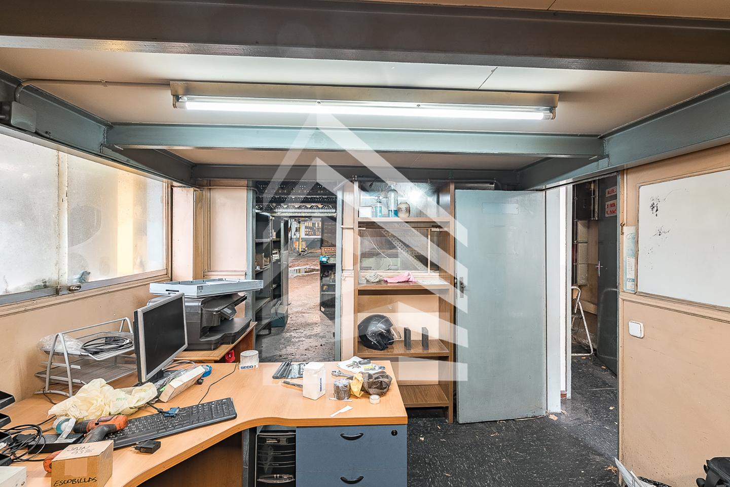 nave-industrial en l'hospitalet-de-llobregat · carrer-de-la-feixa-llarga-08907 870000€