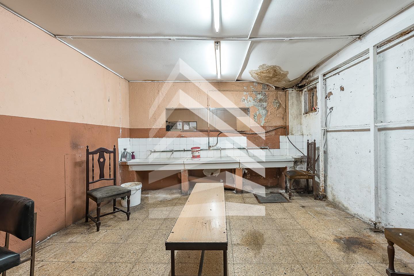 nave-industrial en l'hospitalet-de-llobregat · carrer-de-la-feixa-llarga-08907 870000€