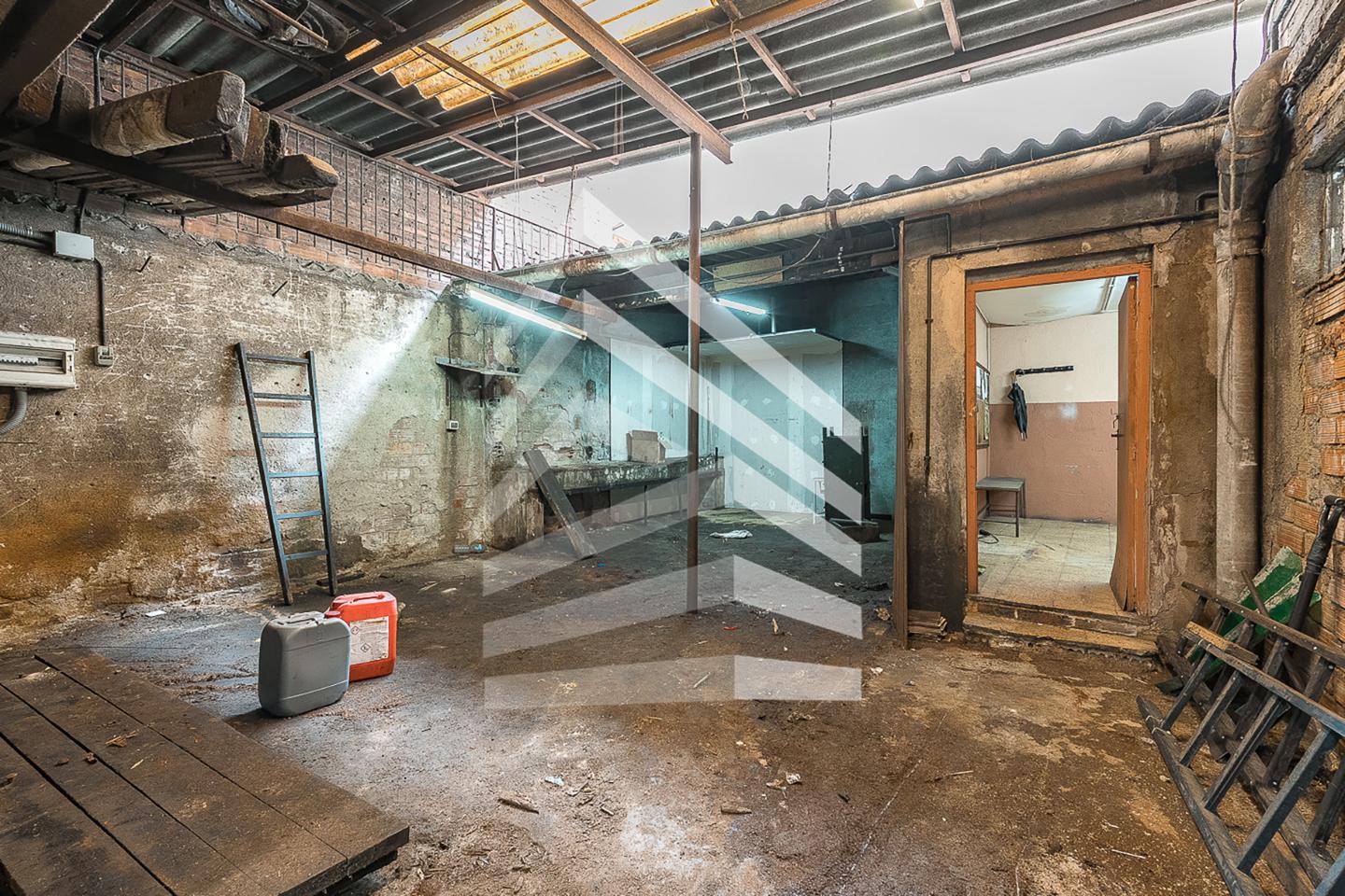 nave-industrial en l'hospitalet-de-llobregat · carrer-de-la-feixa-llarga-08907 870000€
