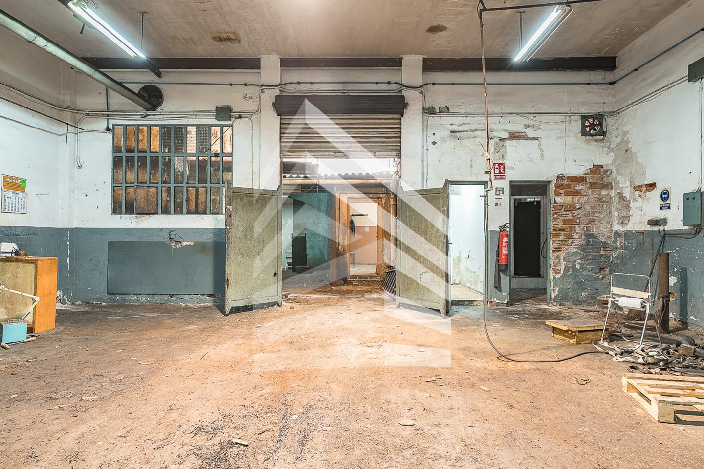 nave-industrial en l'hospitalet-de-llobregat · carrer-de-la-feixa-llarga-08907 870000€