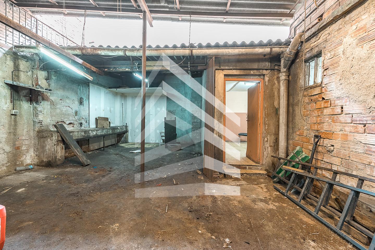 nave-industrial en l'hospitalet-de-llobregat · carrer-de-la-feixa-llarga-08907 870000€