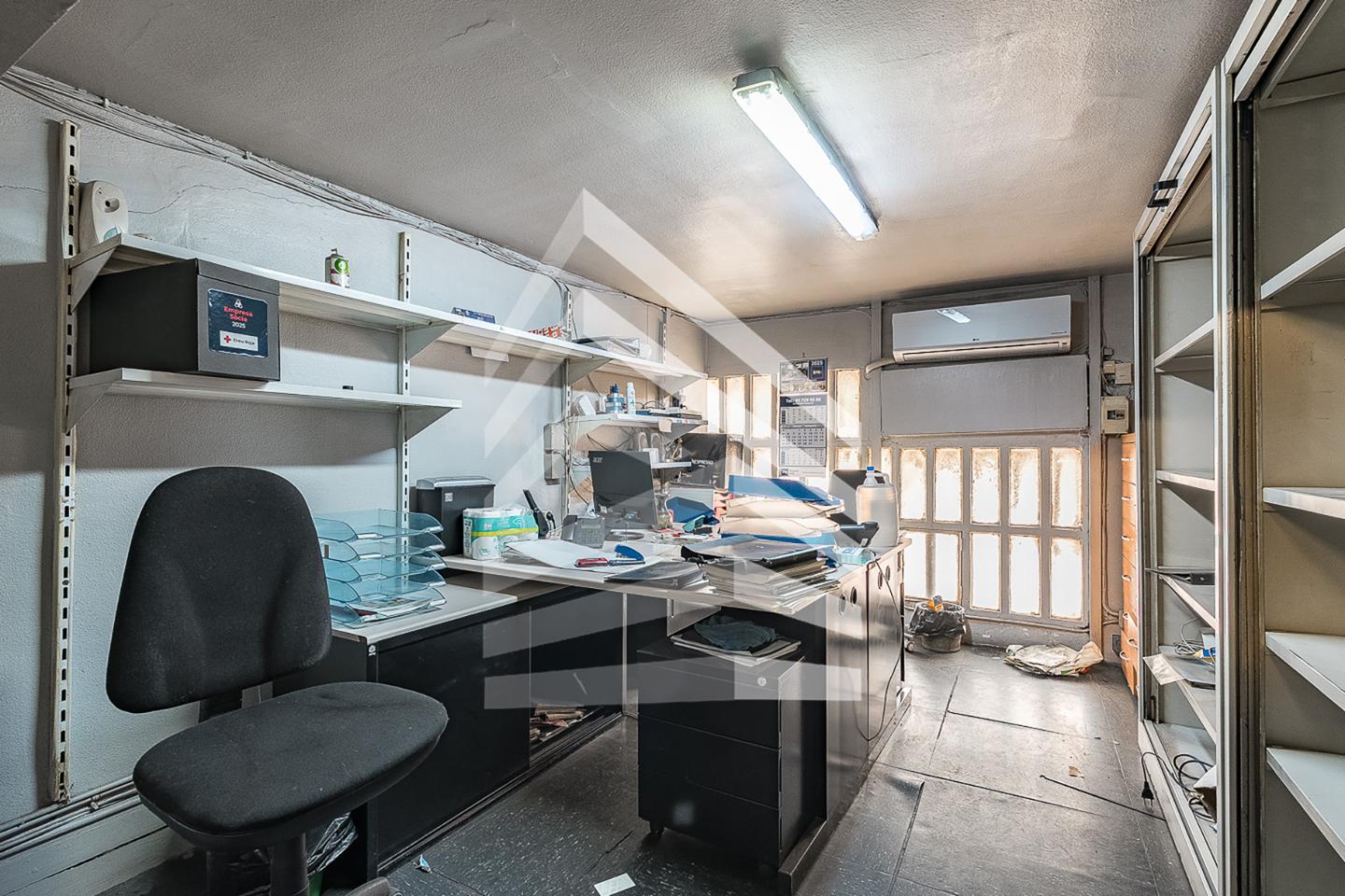 nave-industrial en l'hospitalet-de-llobregat · carrer-de-la-feixa-llarga-08907 870000€