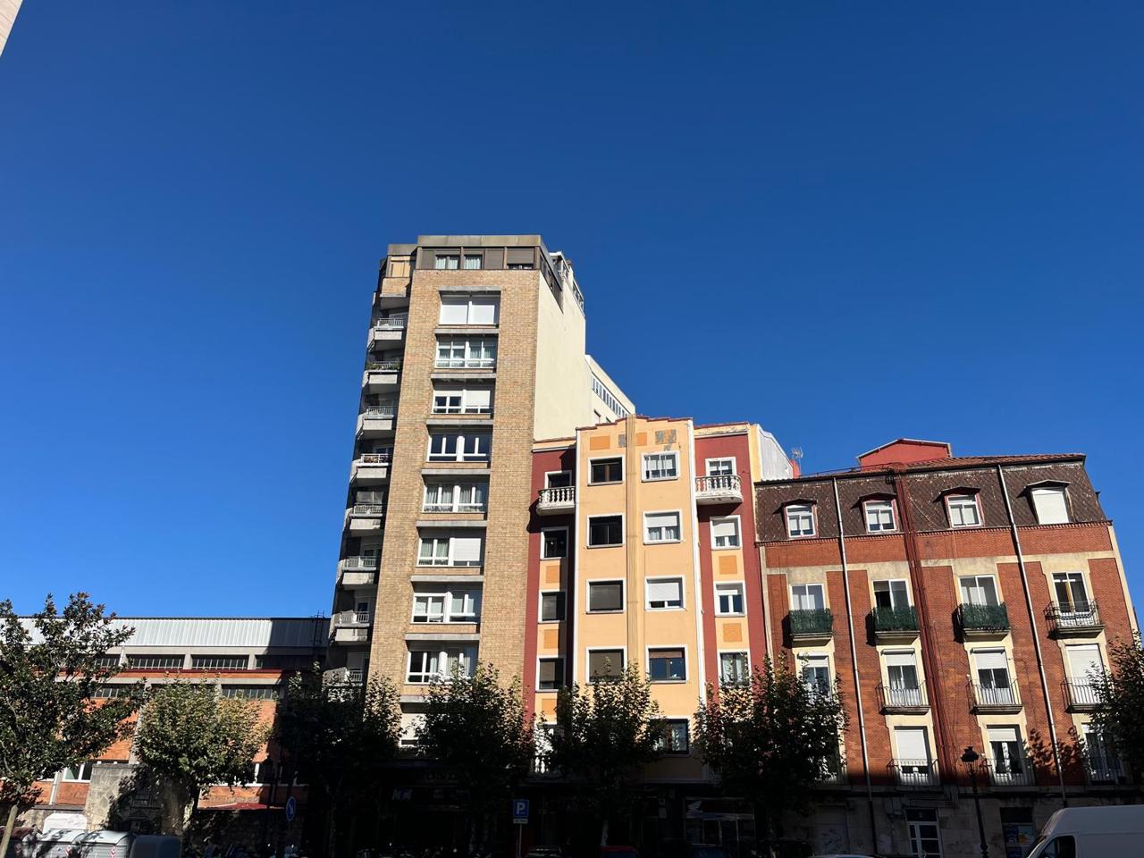 Piso en Calle del Carmen, Burgos, Burgos de 90 m2
