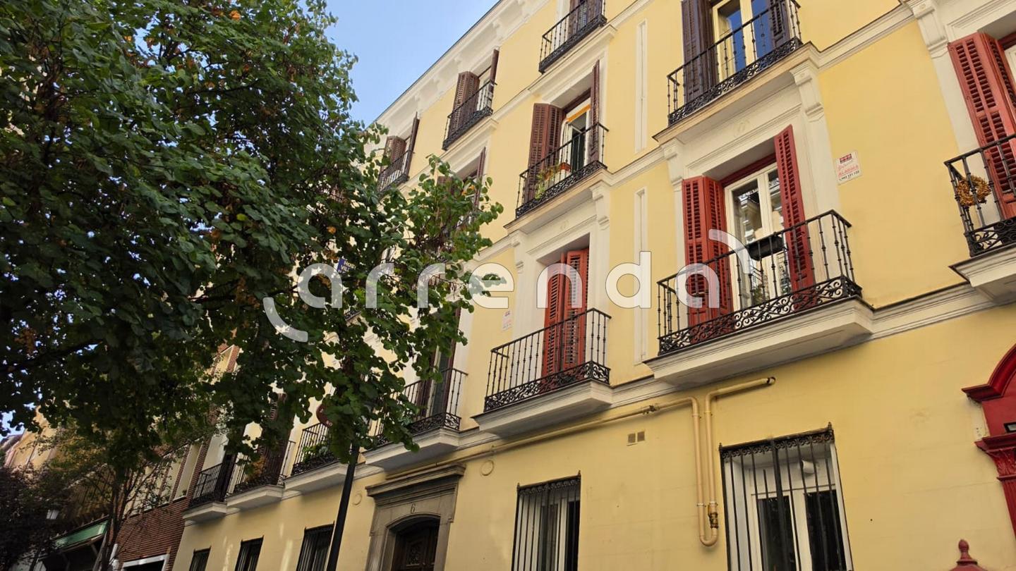 estudio en madrid · centro---cortes 900€