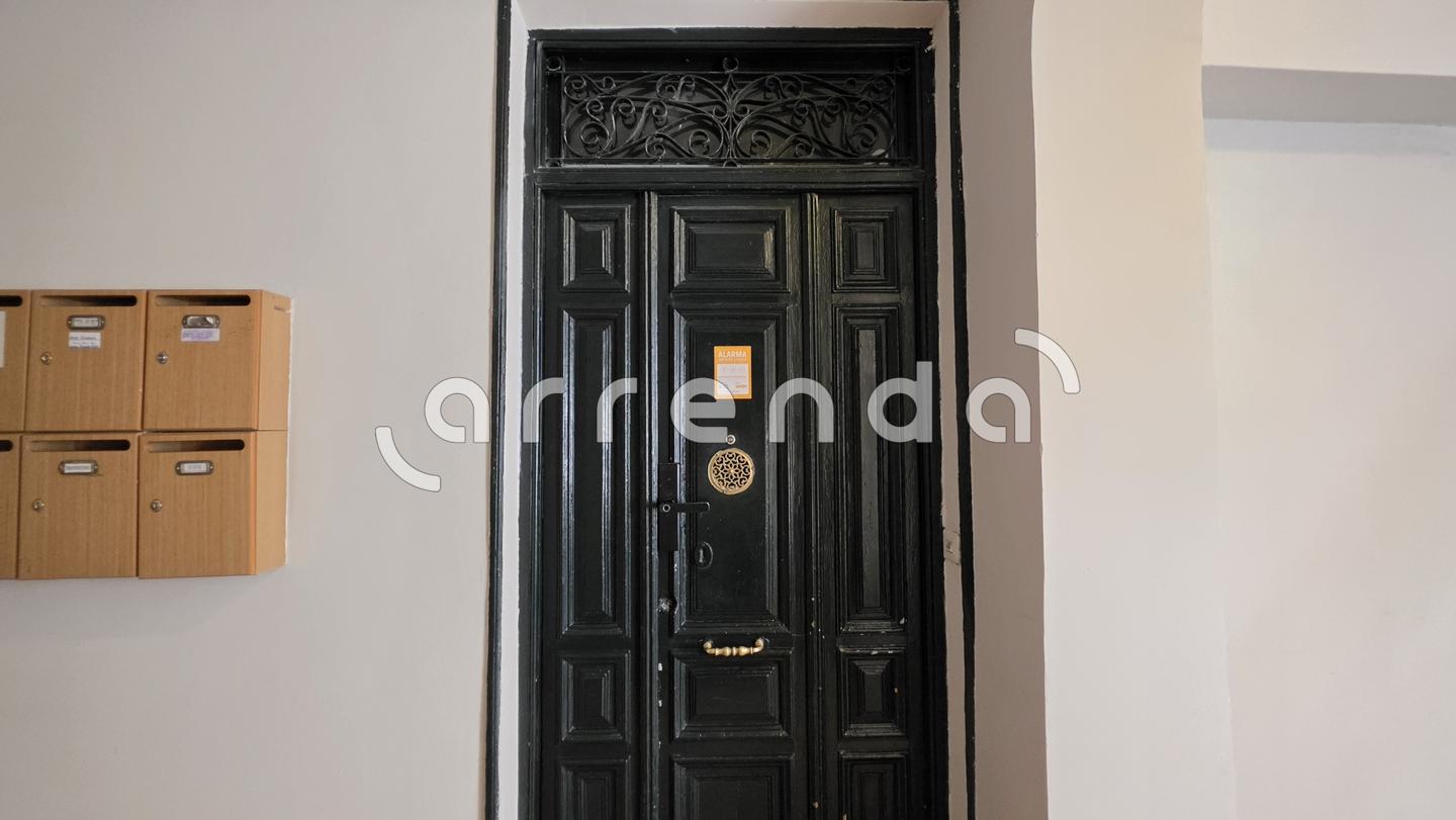 estudio en madrid · centro---cortes 900€