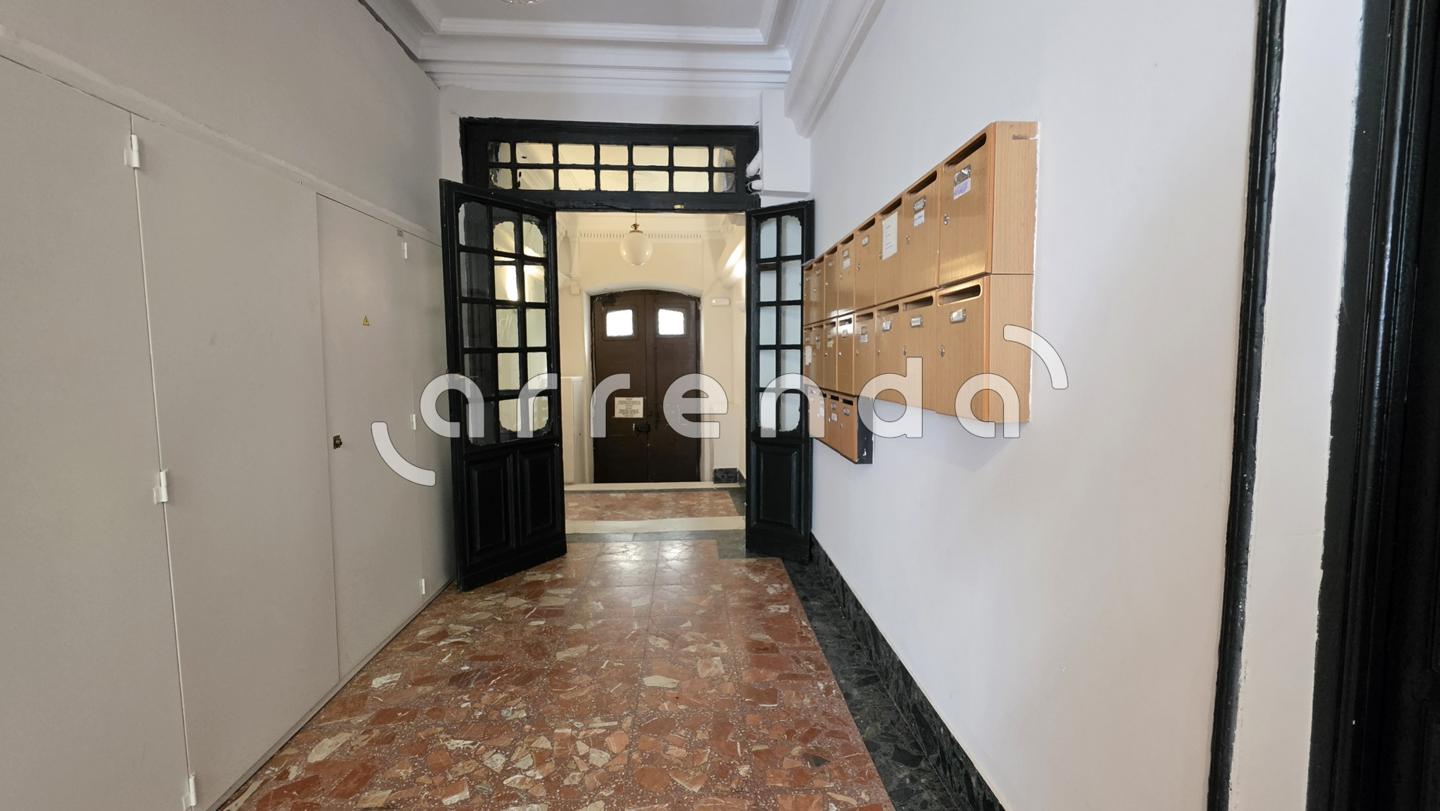 estudio en madrid · centro---cortes 900€