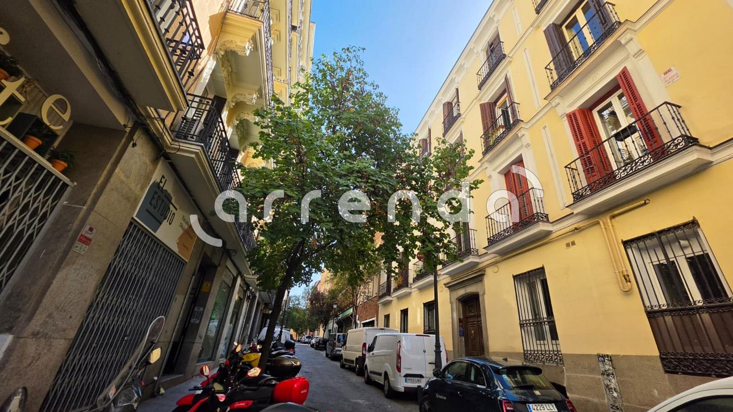 estudio en madrid · centro---cortes 900€