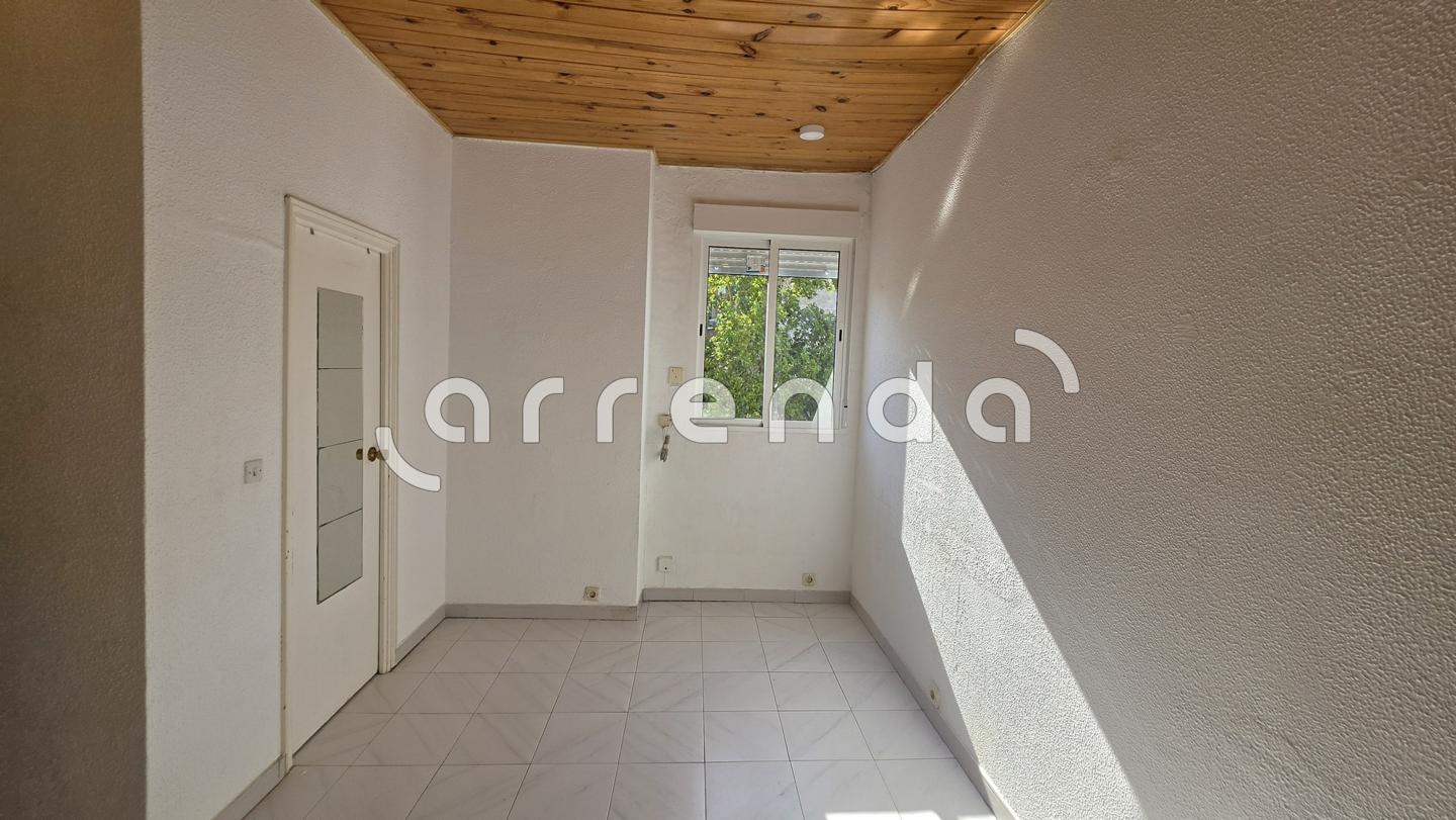 estudio en madrid · centro---cortes 900€