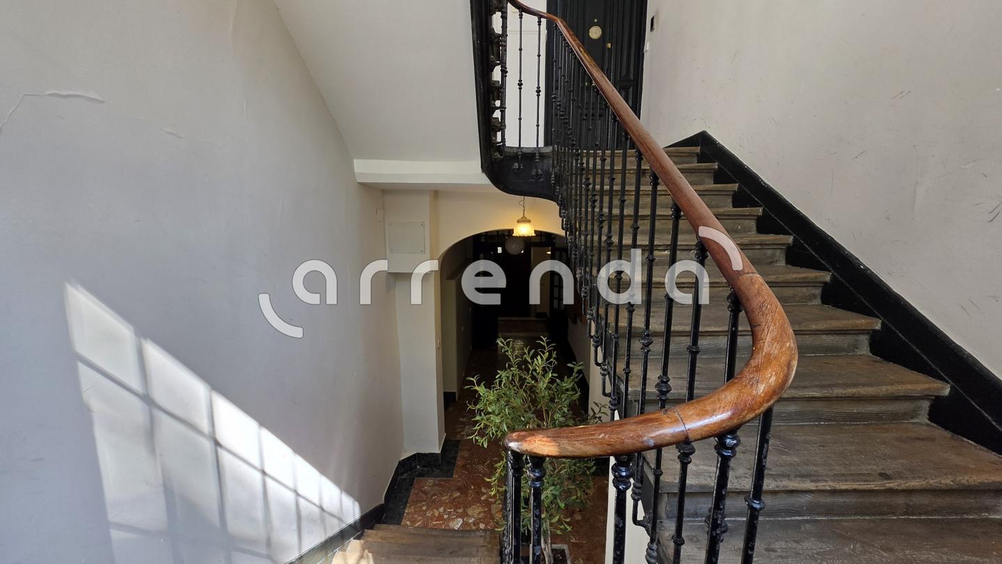 estudio en madrid · centro---cortes 900€