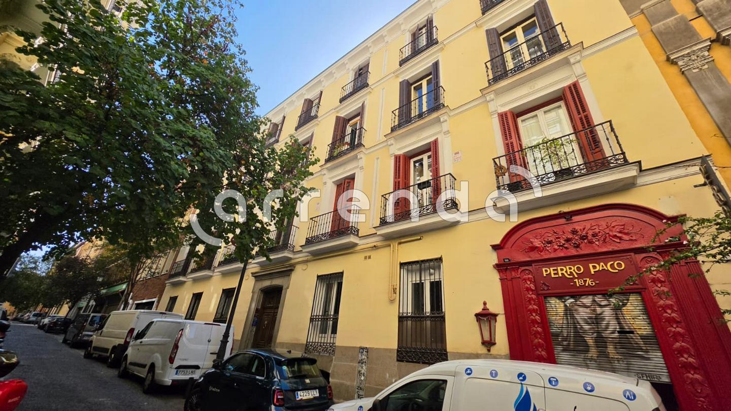 estudio en madrid · centro---cortes 900€